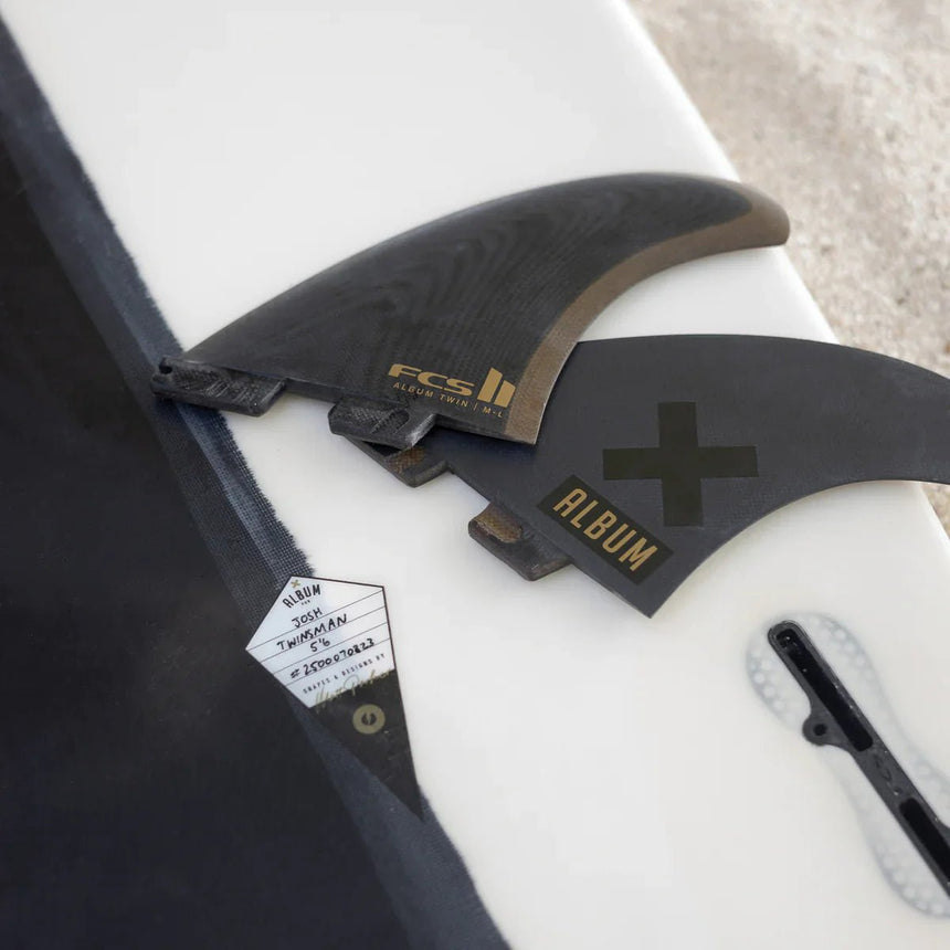 FCS II Album Twin + 1 PG Retail Fins Black/Gold#DérivesFcs