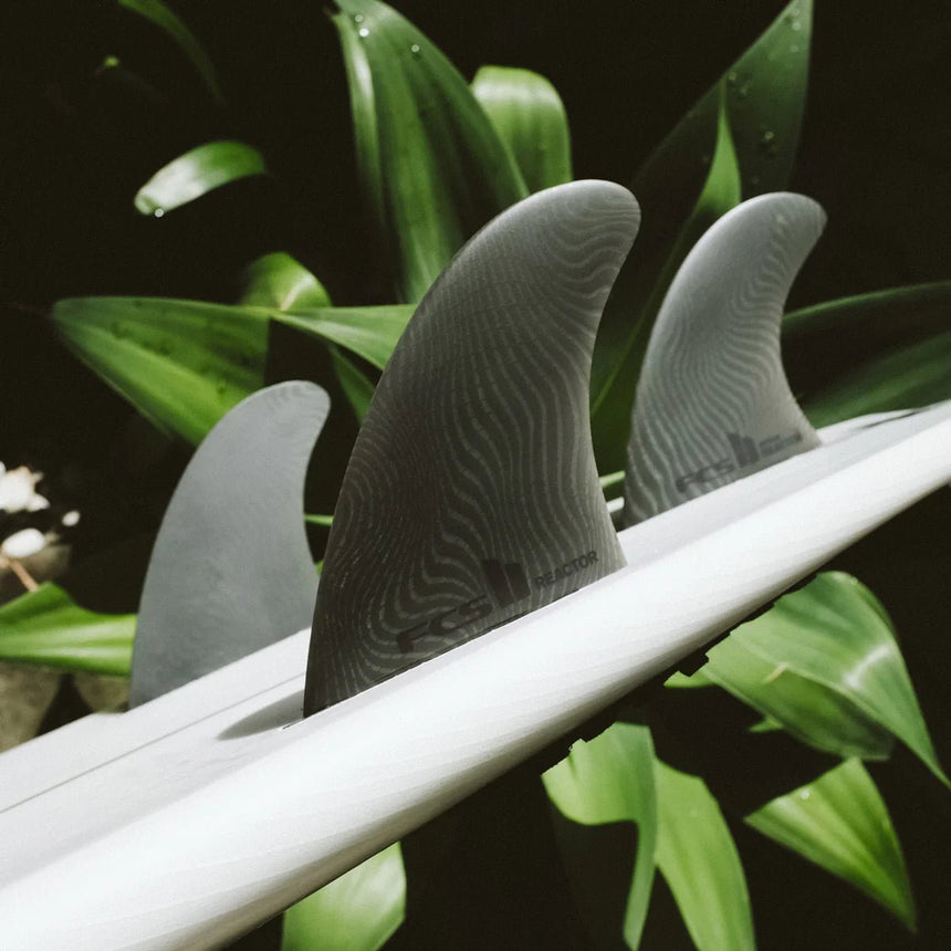 FCS II Reactor Neo Glass Ash Tri Fins Black#DérivesFcs