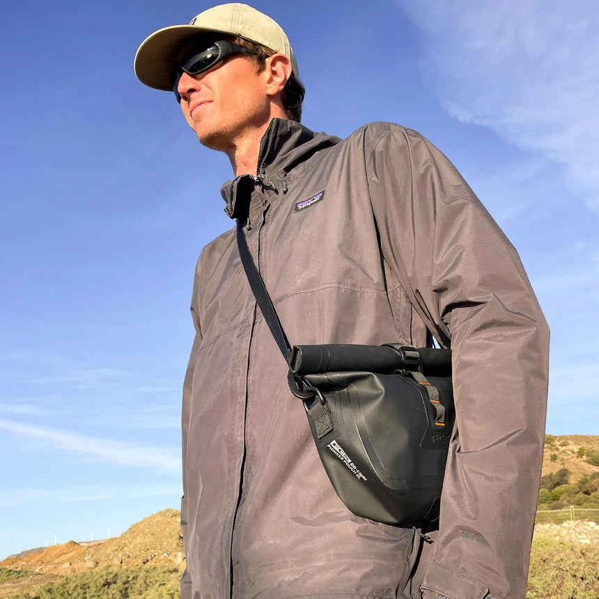 Pioneer Pouch 2L - Granite Grey - Sac bandoulière étancheSacs à DosFcs