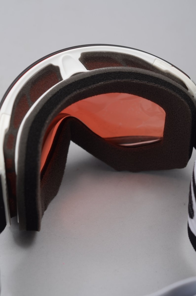 Flight Deck Matte White Masque Ski Snowboard#MasquesOakley