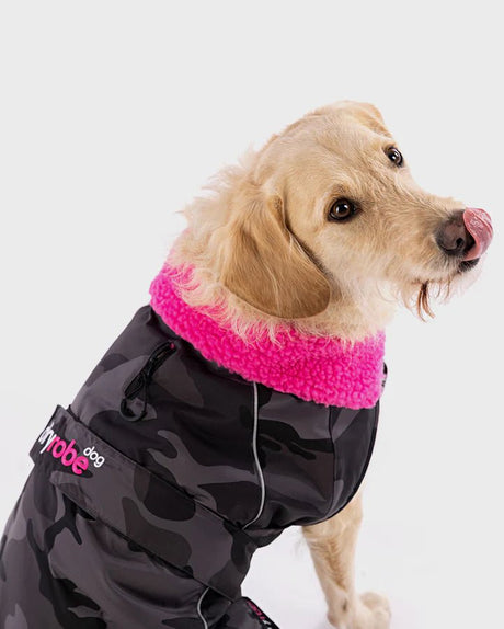 Dog Coat - Veste pour chien Noir Camo / RosePonchosDryrobe