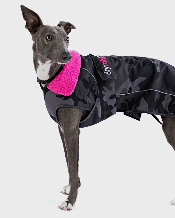 Dog Coat - Veste pour chien Noir Camo / RosePonchosDryrobe