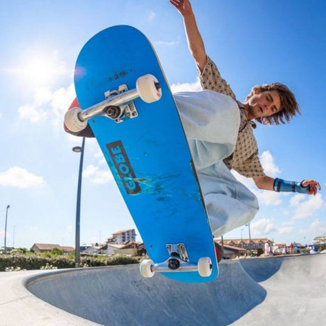 globe-trucks-skateboard.jpg?v=1697535108&width=460